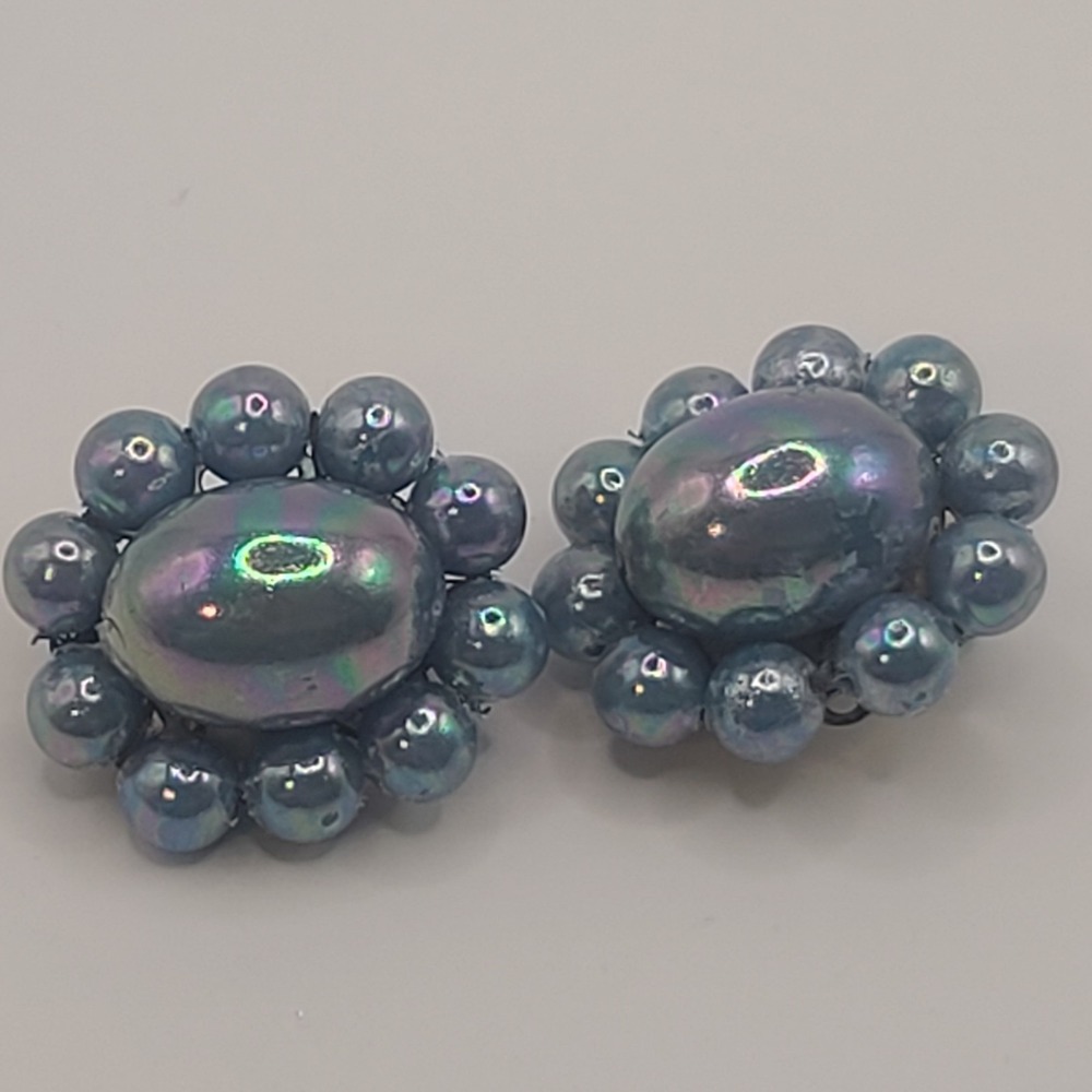 Blue Beaded Earrings‎ Vintage Iridescent Cluster Gold Tone Clip On 1"